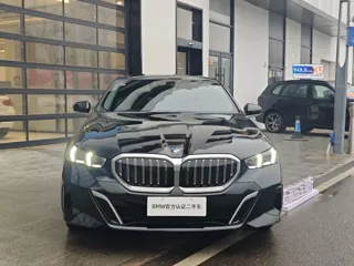 BMW 5-Series 2025 купить из Китая, цена 7 405 000 ₽ — Suifenhe Auto