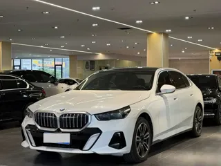 BMW 5-Series 2024 купить из Китая, цена 5 032 000 ₽ — Suifenhe Auto