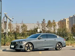BMW 5-Series 2024 купить из Китая, цена 6 337 000 ₽ — Suifenhe Auto