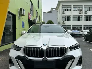 BMW 5-Series 2024 купить из Китая, цена 6 134 000 ₽ — Suifenhe Auto