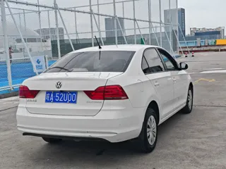 Volkswagen Santana 2020 купить из Китая, цена 1 196 000 ₽ — Suifenhe Auto