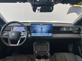 BYD Qin 2025 купить из Китая, цена 3 311 000 ₽ — Suifenhe Auto