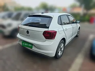 Volkswagen Polo 2023 купить из Китая, цена 1 366 000 ₽ — Suifenhe Auto