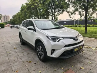 Toyota RAV4 2019 купить из Китая, цена 2 126 000 ₽ — Suifenhe Auto
