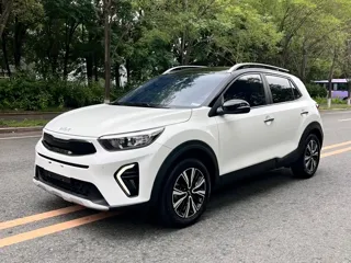 Kia Stonic 2023 купить из Китая, цена 1 522 000 ₽ — Suifenhe Auto