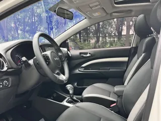 Kia Stonic 2023 купить из Китая, цена 1 522 000 ₽ — Suifenhe Auto