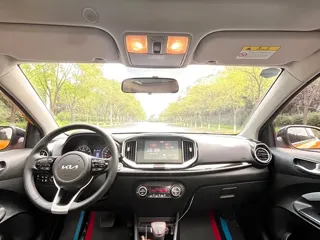 Kia Stonic 2022 купить из Китая, цена 1 444 000 ₽ — Suifenhe Auto