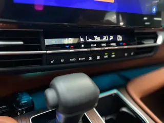Toyota SIENNA 2024 купить из Китая, цена 7 708 000 ₽ — Suifenhe Auto