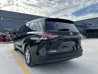 Toyota SIENNA 2024 купить из Китая, цена 7 001 000 ₽ — Suifenhe Auto