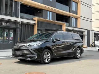Toyota SIENNA 2025 купить из Китая, цена 7 139 000 ₽ — Suifenhe Auto