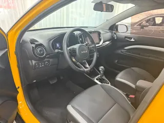 Kia Stonic 2023 купить из Китая, цена 1 496 000 ₽ — Suifenhe Auto