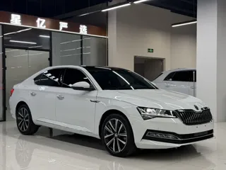 Skoda Superb 2024 купить из Китая, цена 2 877 000 ₽ — Suifenhe Auto