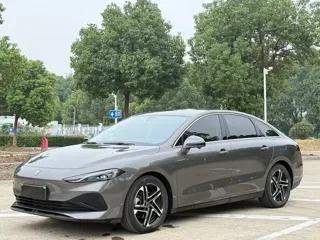 Roewe D7 2024 купить из Китая, цена 2 587 000 ₽ — Suifenhe Auto
