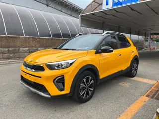 Kia Stonic 2023 купить из Китая, цена 1 275 000 ₽ — Suifenhe Auto