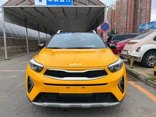 Kia Stonic 2023 купить из Китая, цена 1 275 000 ₽ — Suifenhe Auto