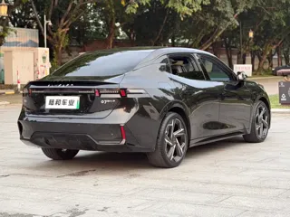 Lynk & Co 07 EM-P 2024 купить из Китая, цена 3 247 000 ₽ — Suifenhe Auto