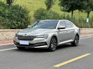 Skoda Superb 2023 купить из Китая, цена 2 211 000 ₽ — Suifenhe Auto