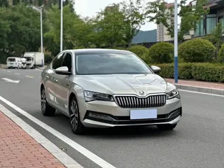 Skoda Superb 2023 купить из Китая, цена 2 211 000 ₽ — Suifenhe Auto