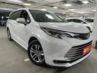 Toyota SIENNA 2025 купить из Китая, цена 7 521 000 ₽ — Suifenhe Auto