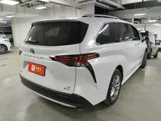 Toyota SIENNA 2025 купить из Китая, цена 7 521 000 ₽ — Suifenhe Auto