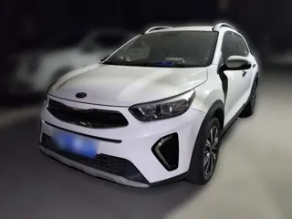 Kia Stonic 2020 купить из Китая, цена 1 210 000 ₽ — Suifenhe Auto