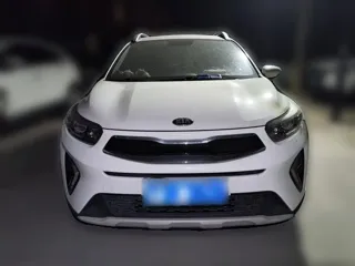 Kia Stonic 2020 купить из Китая, цена 1 210 000 ₽ — Suifenhe Auto