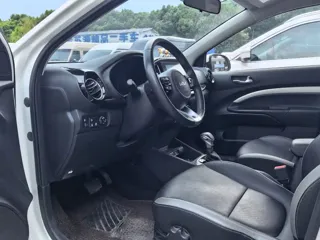 Kia Stonic 2021 купить из Китая, цена 1 248 000 ₽ — Suifenhe Auto