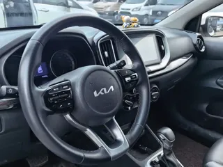 Kia Stonic 2021 купить из Китая, цена 1 248 000 ₽ — Suifenhe Auto