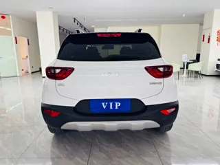 Kia Stonic 2022 купить из Китая, цена 1 265 000 ₽ — Suifenhe Auto