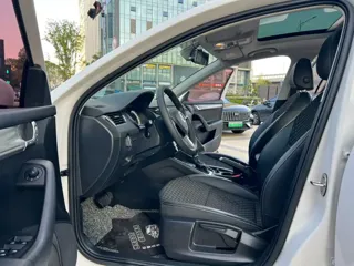 Skoda Octavia 2019 купить из Китая, цена 1 244 000 ₽ — Suifenhe Auto