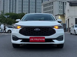 Ford Escort 2021 купить из Китая, цена 1 094 000 ₽ — Suifenhe Auto