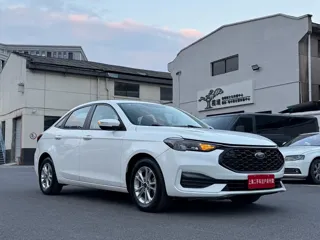 Ford Escort 2021 купить из Китая, цена 1 094 000 ₽ — Suifenhe Auto