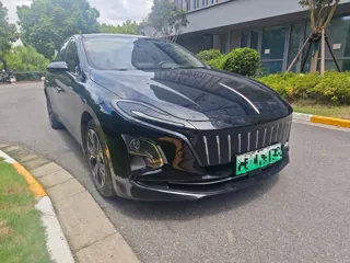 Hongqi E-QM5 2020 купить из Китая, цена 973 000 ₽ — Suifenhe Auto