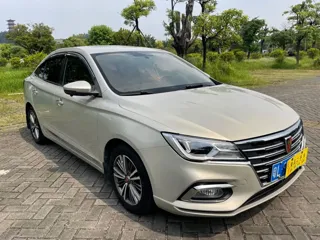 Roewe i5 2019 купить из Китая, цена 985 000 ₽ — Suifenhe Auto