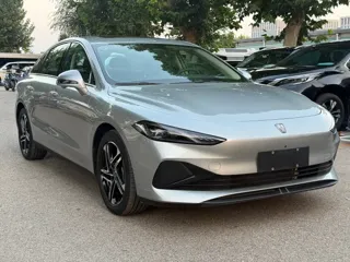 Roewe D7 2024 купить из Китая, цена 2 629 000 ₽ — Suifenhe Auto