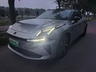 Lynk & Co 07 EM-P 2025 купить из Китая, цена 3 151 000 ₽ — Suifenhe Auto