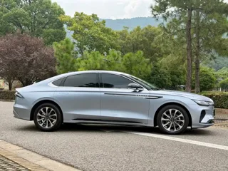 Lincoln Z 2024 купить из Китая, цена 3 926 000 ₽ — Suifenhe Auto