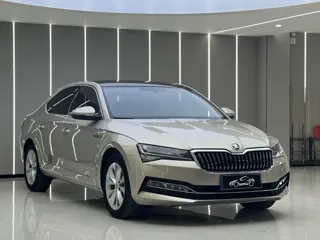 Skoda Superb 2022 купить из Китая, цена 1 795 000 ₽ — Suifenhe Auto