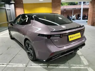 Lynk & Co 07 EM-P 2025 купить из Китая, цена 3 956 000 ₽ — Suifenhe Auto