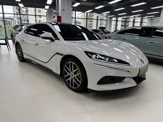 Denza Z9 2024 купить из Китая, цена 8 973 000 ₽ — Suifenhe Auto