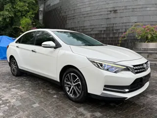 Venucia D60 2018 купить из Китая, цена 1 167 000 ₽ — Suifenhe Auto