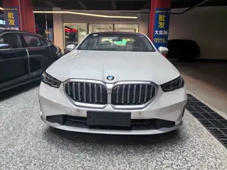 BMW 5 Series 2026 купить из Китая, цена 7 100 000 ₽ — Suifenhe Auto