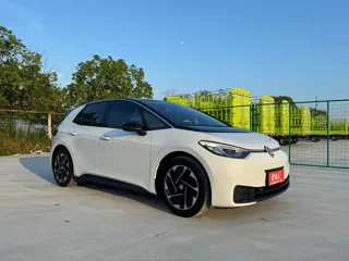 Volkswagen ID.3 2025 купить из Китая, цена 1 920 000 ₽ — Suifenhe Auto