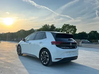Volkswagen ID.3 2025 купить из Китая, цена 1 920 000 ₽ — Suifenhe Auto