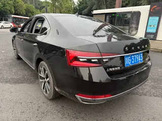 Skoda Superb 2025 купить из Китая, цена 2 293 000 ₽ — Suifenhe Auto