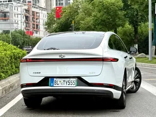 Changan Qiyuan A07 2023 купить из Китая, цена 3 408 000 ₽ — Suifenhe Auto