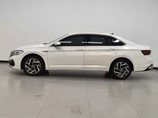 Volkswagen Sagitar 2022 купить из Китая, цена 1 580 000 ₽ — Suifenhe Auto