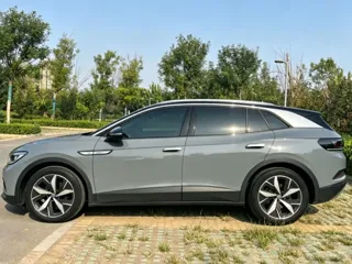 Volkswagen ID.4 CROZZ 2023 купить из Китая, цена 4 015 000 ₽ — Suifenhe Auto