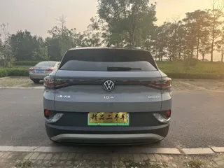 Volkswagen ID.4 CROZZ 2023 купить из Китая, цена 4 015 000 ₽ — Suifenhe Auto