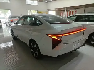 Lingxi L 2026 купить из Китая, цена 2 908 000 ₽ — Suifenhe Auto